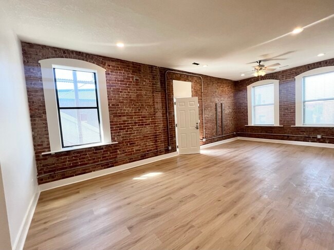Photo - 517 Gillis St Unit 201
