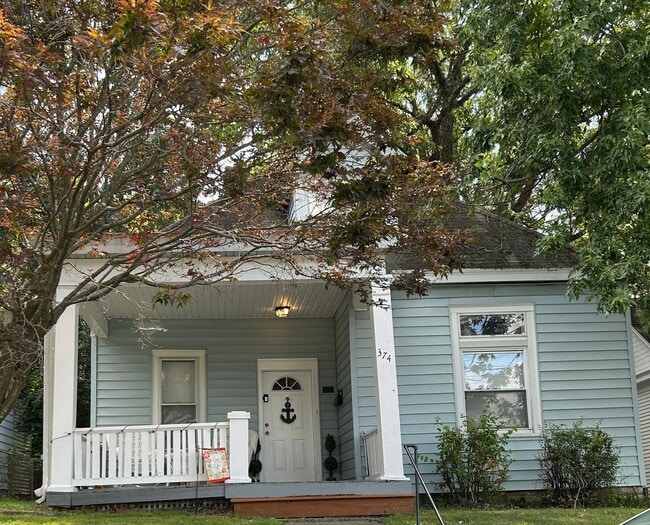 374 Park Ave