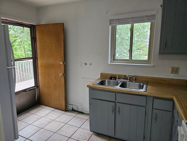 Photo - 795-797 Kilmer St Unidad 795