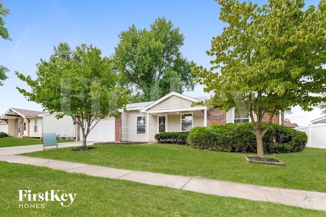 Photo - 733 Watersedge Dr