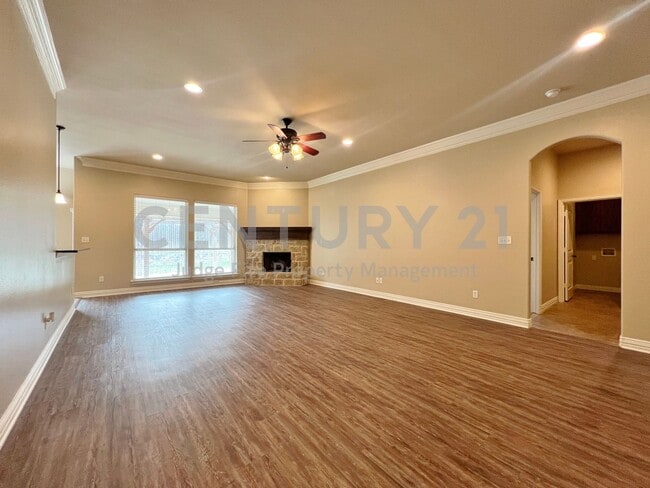 Photo - Nice Southwestern Style 4/2/2 In Willow Pa...