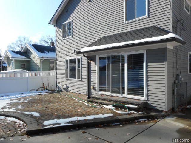 Photo - 1413 Wyandotte Ave