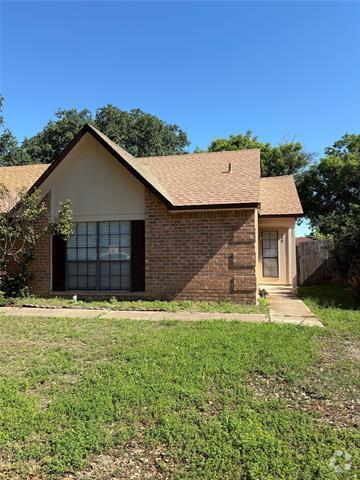 Building Photo - 658 Stonehenge Dr Rental