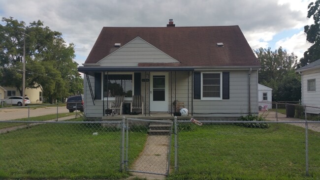 Building Photo - 8746 Hudson Ave