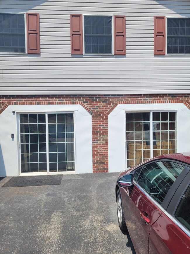 Front Entrance - 145 Franklin Ave Unit 145 Franklin