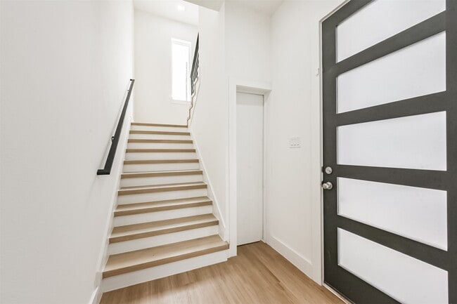 Photo - 3808 Ennis St