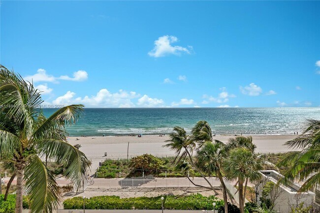 Photo - 5415 Collins Ave Unidad 506