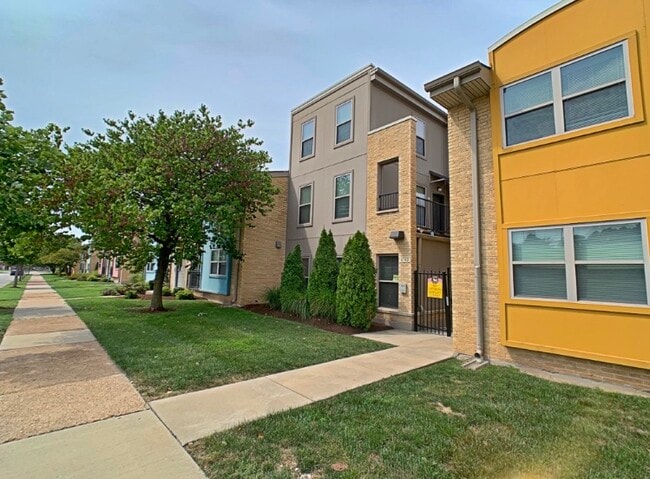 Photo - Fox Manor Apartments