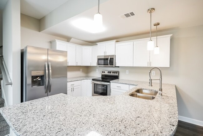 Photo - 504 Highland Ct