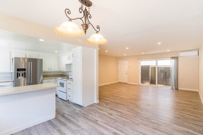 Photo - 2102 Mathews Ave Unidad B