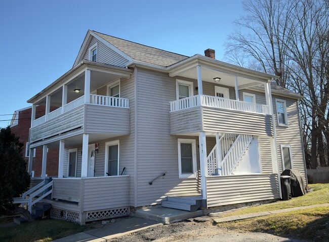 Photo - 917 Main St