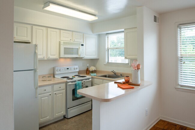 Fully Equipped Kitchen - Park Georgetown