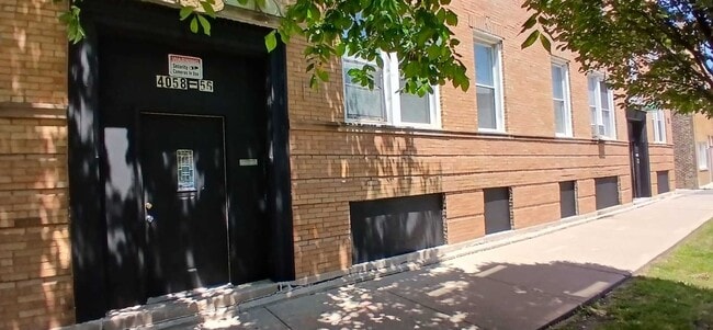 Building Photo - 4058 W Hirsch St Unit 1