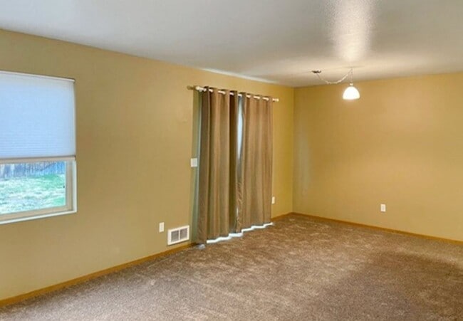 Photo - 2104 Yellowstone St