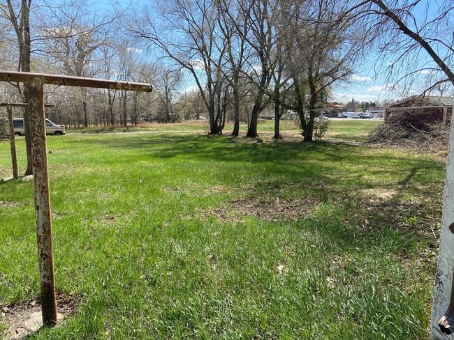 Photo - 406 1/2 4th Ave SE