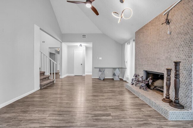 19011 Sandia Pines Dr
