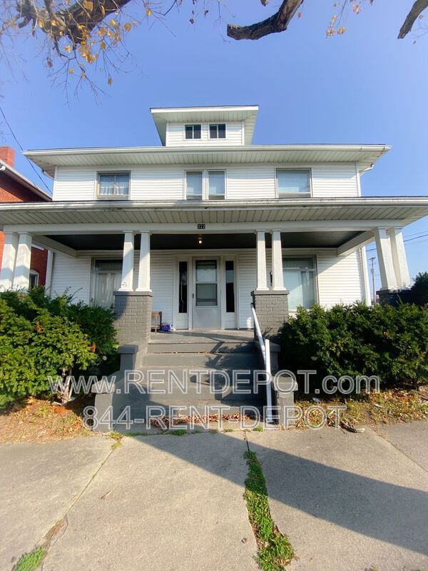 Photo - 322 N Hart St