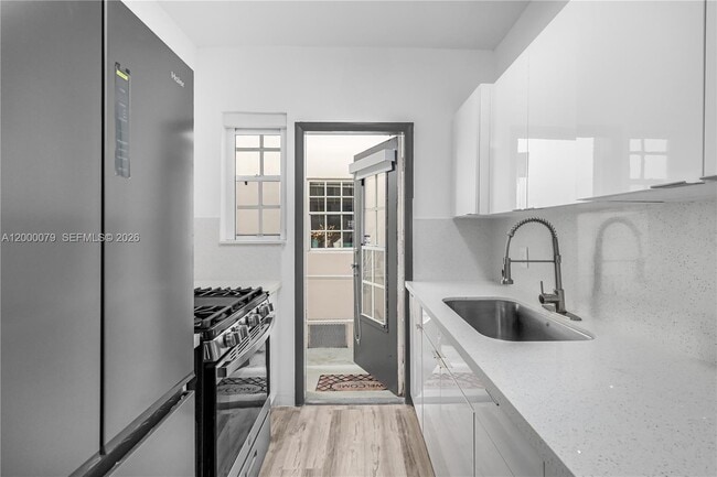 Photo - 717 Española Wy Unidad 110