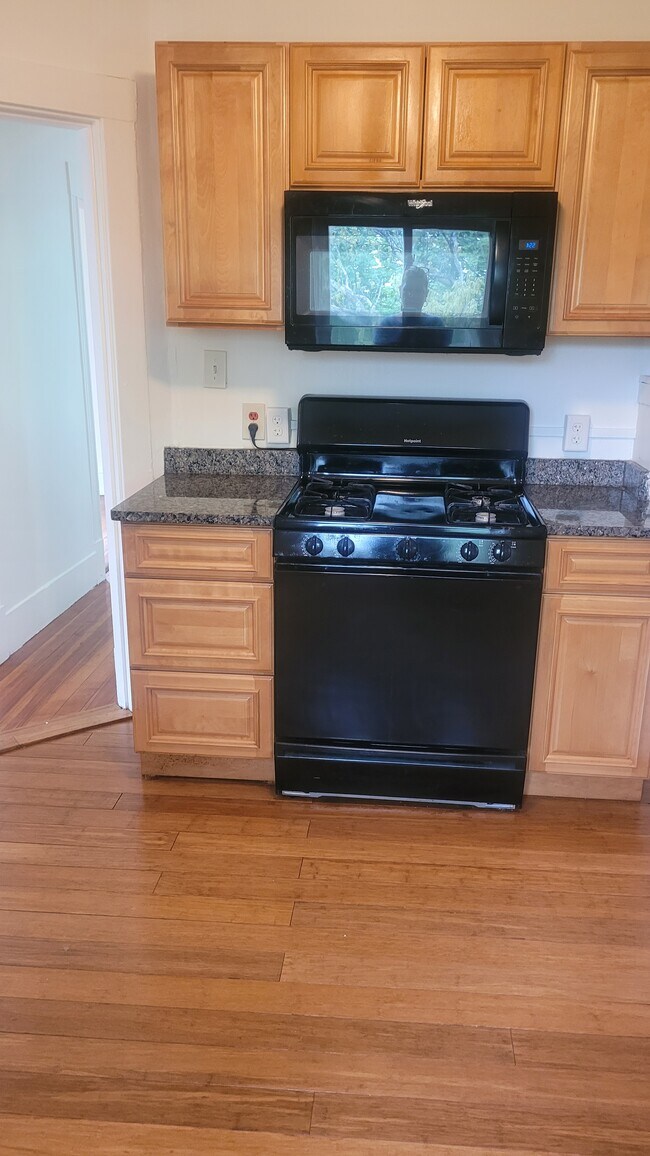 Photo - 23 Desmond Rd Unit 2