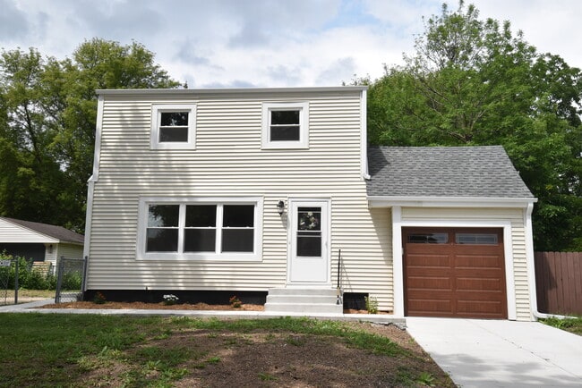 Photo - 3555 S 87th St