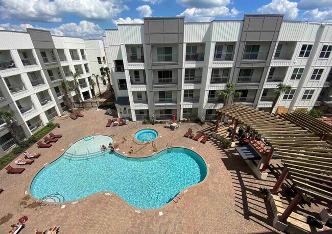 Photo - 1085 Shop Rd Unidad 423