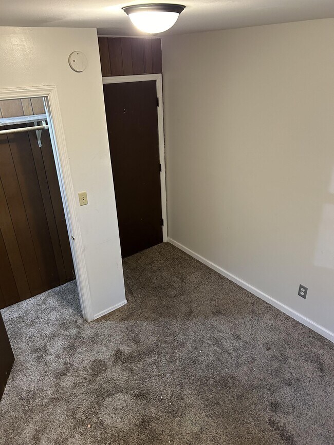1006 S College St Unit 1