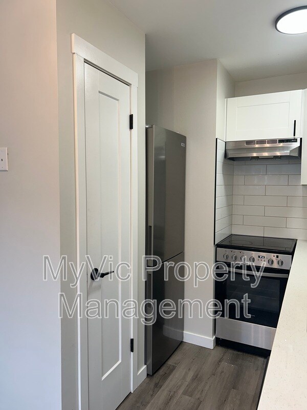 Photo - 10040-10154 154 St Unit One-Bedroom