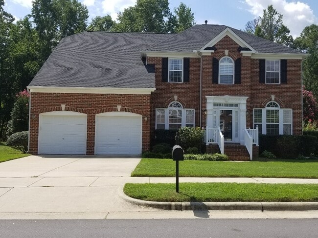 Building Photo - Gorgeous Cary 4BD/3BA home in the prestigious Cary Preston neighborhood!
