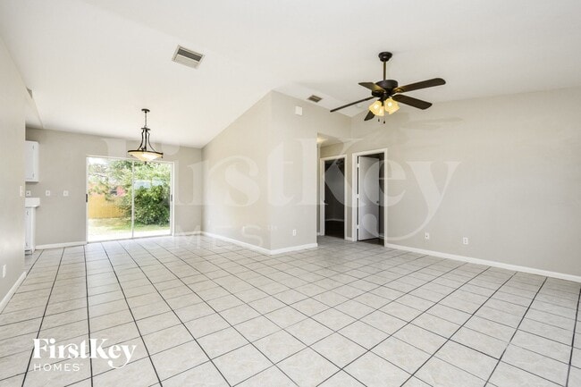 Photo - 911 Sally Ave N