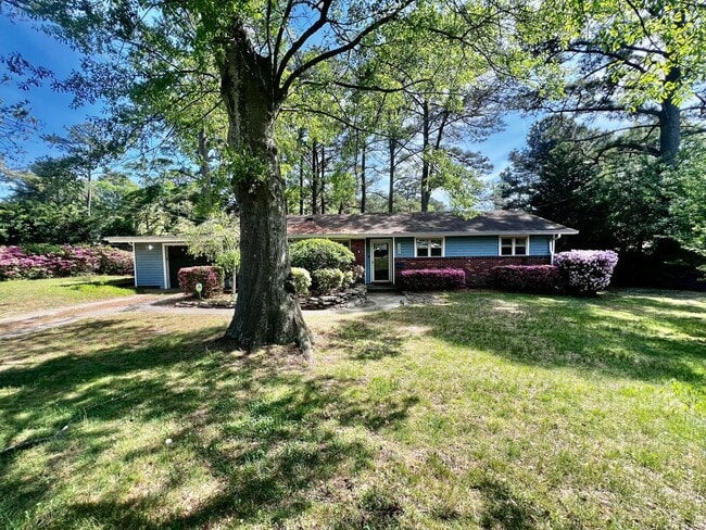 Photo - Beautiful waterfront home