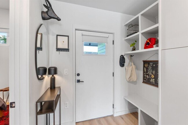 Photo - 4004 Banister Ln Unidad 105