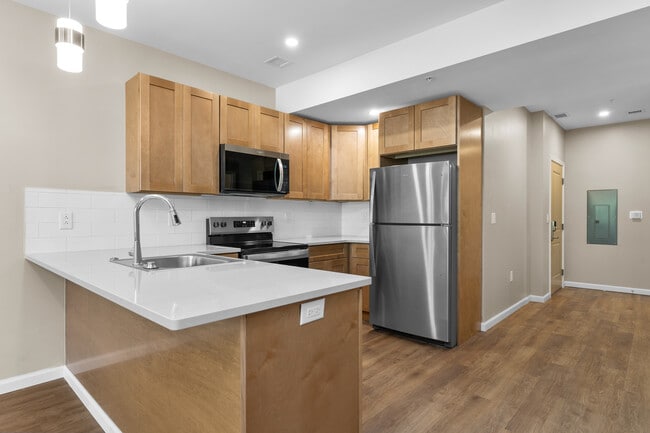Building Photo - Empire Blvd Estates Rental