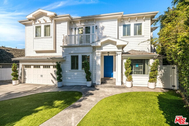 Photo - 4222 Woodman Ave