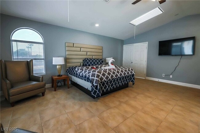 Building Photo - 6737 W Evanston Ave