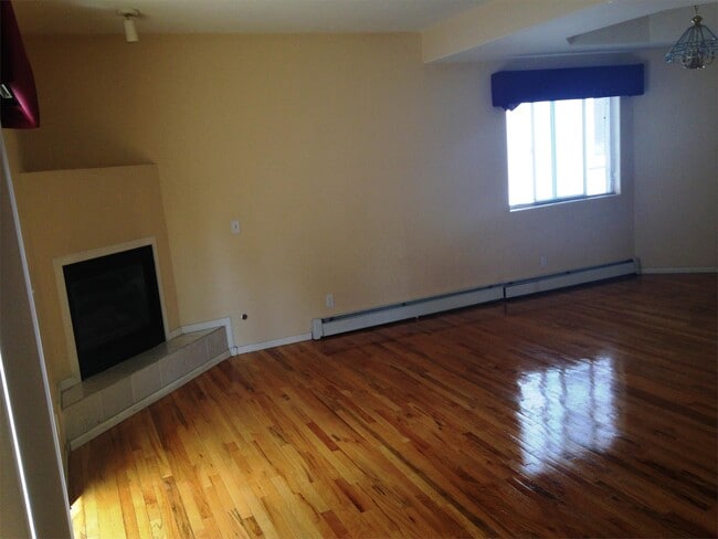 Photo - 3683 Iris Ave