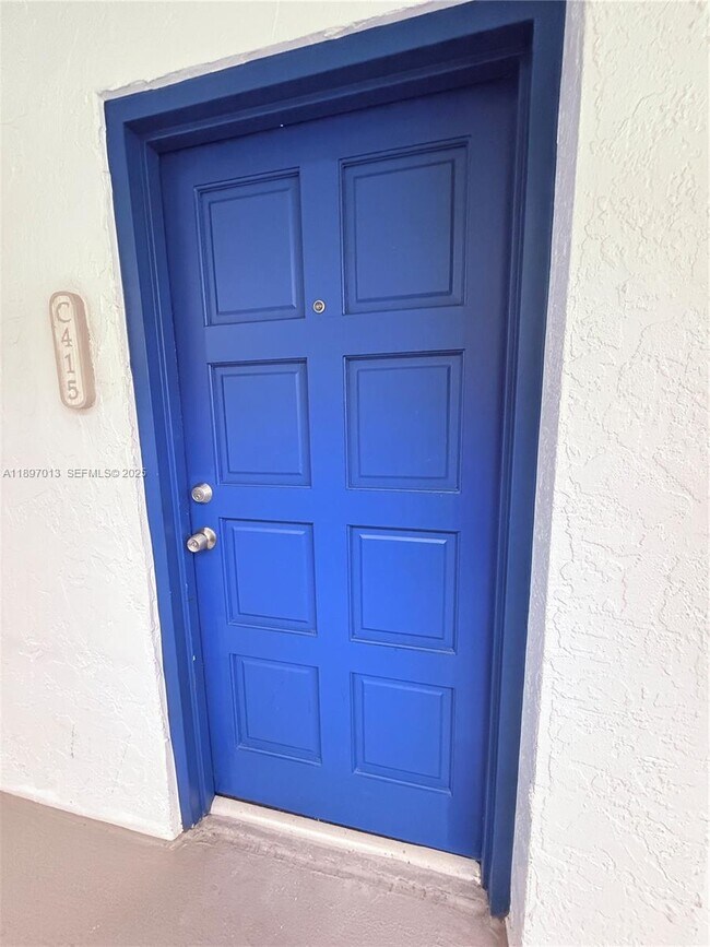 Building Photo - 777 NE 62nd St Unit C415