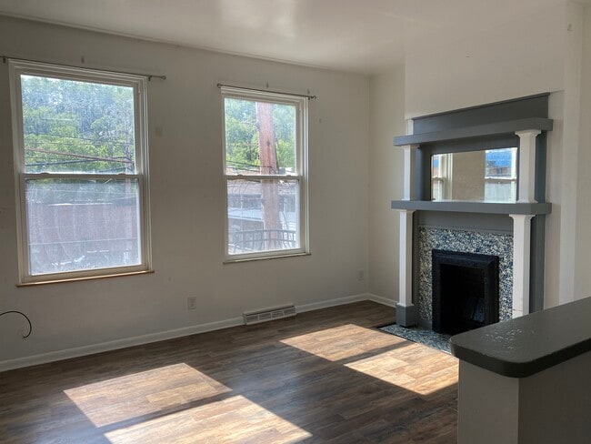 Building Photo - 609 Main St Unit 607 A