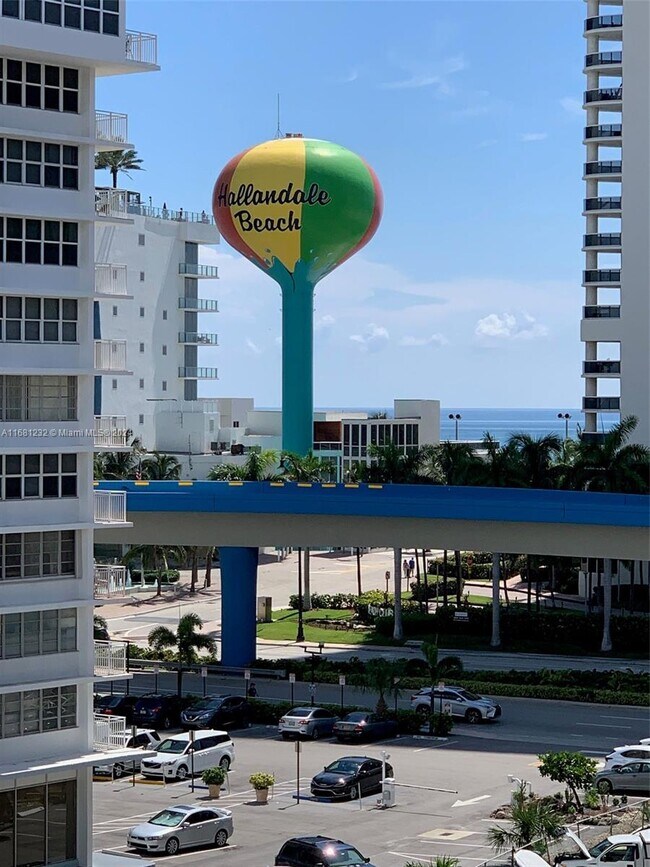 Photo - 1817 S Ocean Dr Unidad 615