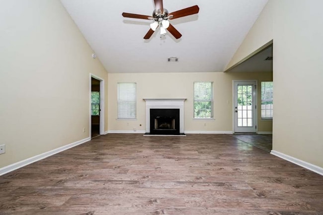 Building Photo - 8040 Highland Pkwy Rental
