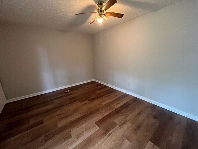 Photo - 686/688 Old Summerville Rd Unit 688 Old Summerville Rd