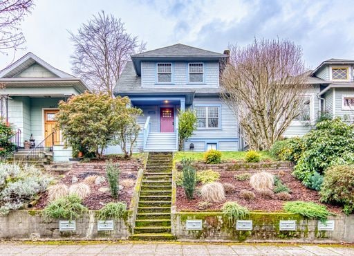Beautiful 3 Bedroom Home in the Heart of Q... - Beautiful 3 Bedroom Home in the Heart of Q...