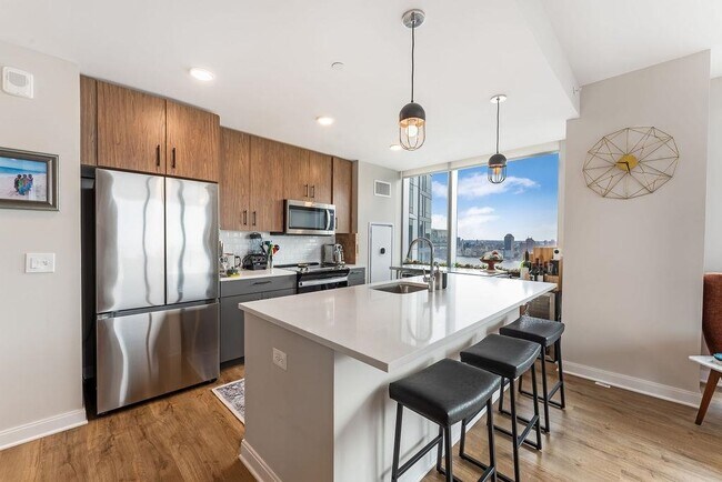 Photo - 25 Christopher Columbus Dr