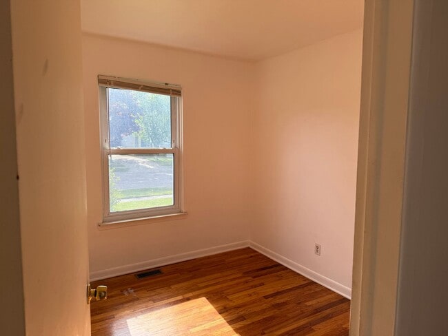 Photo - 3 bedroom 1 bath, fenced in back yard, one car attached garage