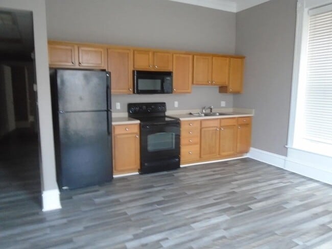 Photo - 200 E 9th St Unit 3