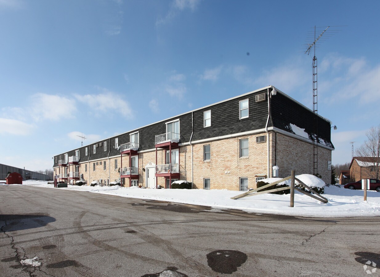 Countryside Apartments - Countryside Apartments