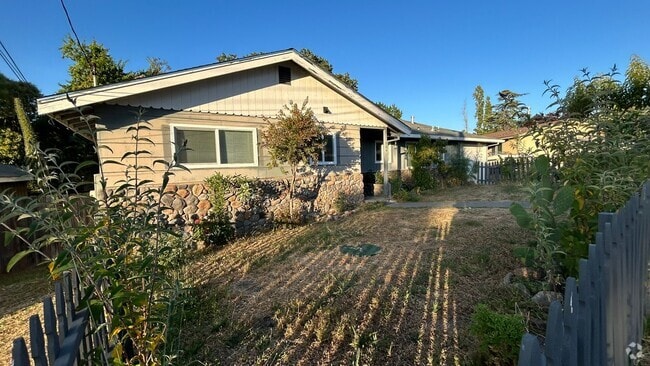 Building Photo - 6041 Susan Rd Rental