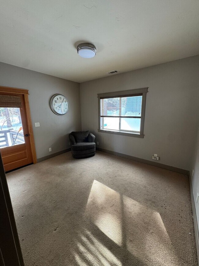 Photo - Fully Furnished Mountain Home with Private Deck