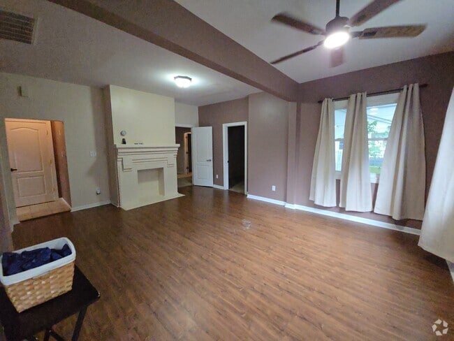 Building Photo - 126 Maupin Ave Rental