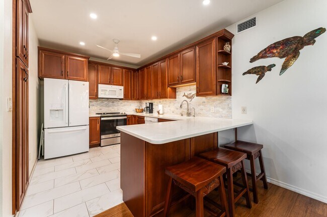 Photo - Beautiful Renovated and Furnished 2 bed/2 ... Unidad 102