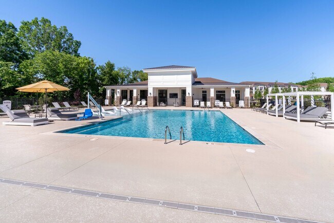 Photo - Hawthorne at Whitehall